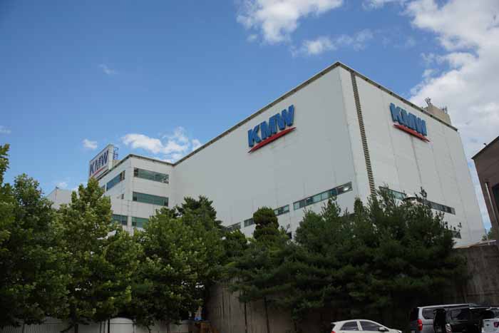 KMW headquarters are located in Hwaseong, Gyeonggi-do (Gyeonggi Province). 