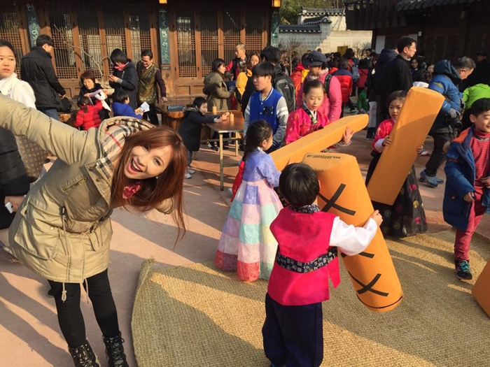 Kring having a blast with her first Seollal experience