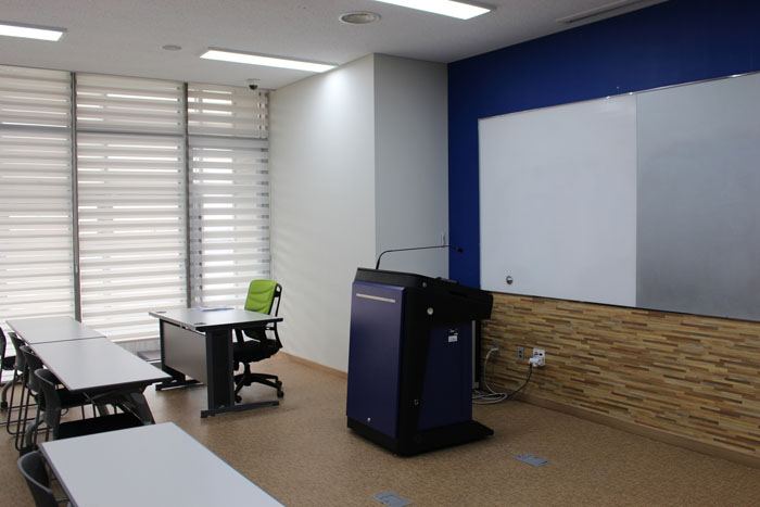 Jeung Pyeong County Library in Chungcheongbuk-do offers various services and spaces, including a room for preschoolers, a lifelong learning room and a multipurpose room. 