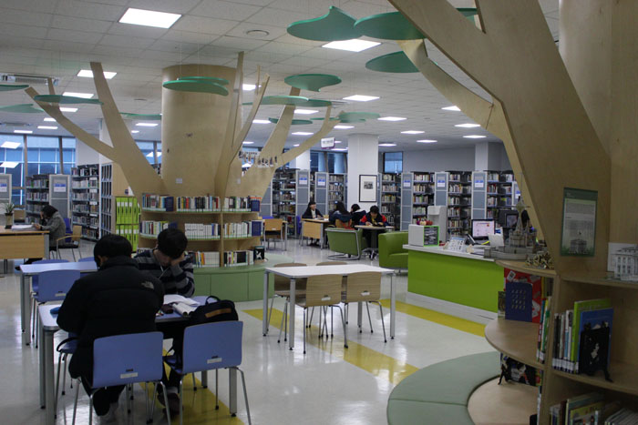 library-150129-5-2.jpg