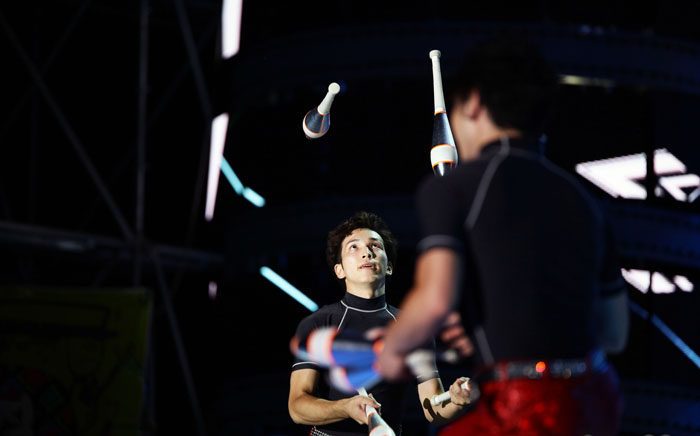 Magicians competing in the International Magic Competition will present their magic based on various stories and show off juggling, music and comedy. Levent (top) and the Kiko Brothers appeared in last year's festival.