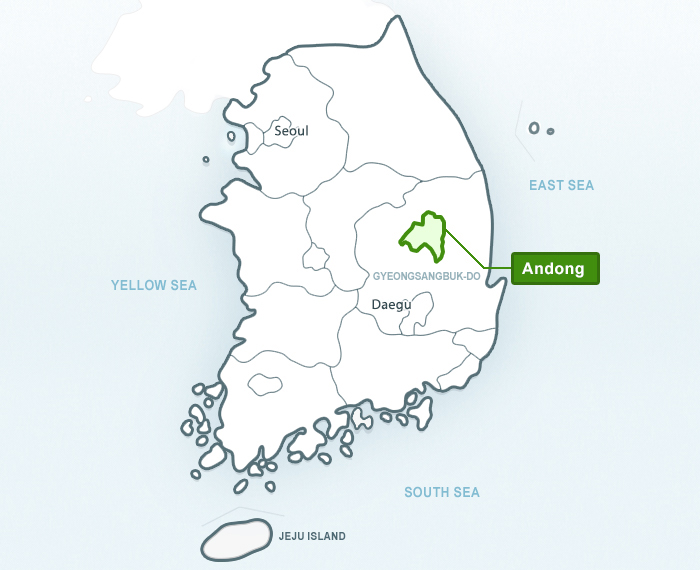 Andong-si City in Gyeongsangbuk-do Province is located in the southeastern part of the peninsula, between 35 and 37 degrees north latitude.
