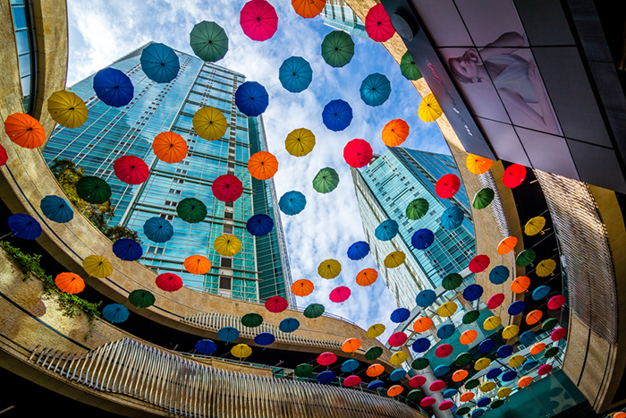 Benjamin Petit from France won the non-Korean category of the 45th Korea tourism photo contest in 2017. This photo depicts a view of the Mecenatpolis shopping mall in Mapo-gu District, Seoul, decorated with colorful umbrellas. (Benjamin Petit)