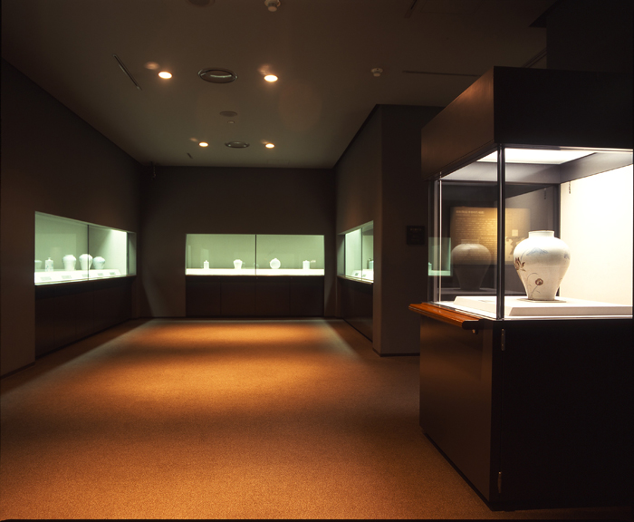 The 'Newly Discovered Goryeo Celadon and the Achievements of Underwater Archaeology in Korea' exhibition is held at the Museum of Oriental Ceramics in Osaka beginning on Sept. 5.
