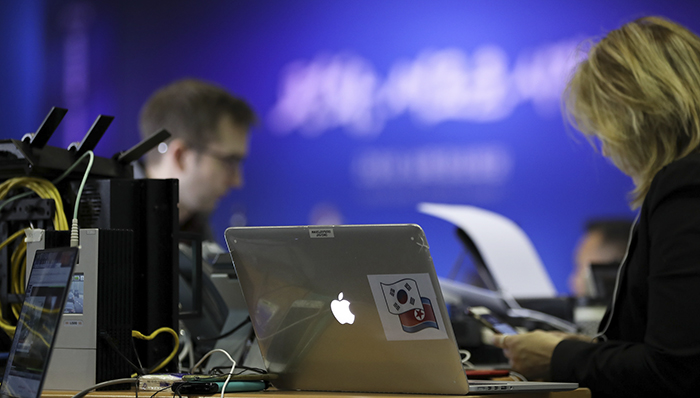 After the PyeongChang 2018 Olympic and Paralympic Winter Games and inter-Korean summit, all eyes remain fixed on the Korean Peninsula. The photo above shows foreign correspondents covering the inter-Korean summit from the main press center on April 27.