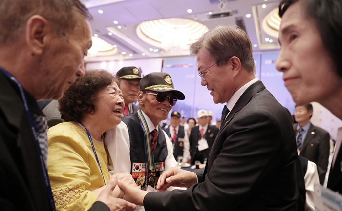 reception_Korean_War_Veterans_02.jpg
