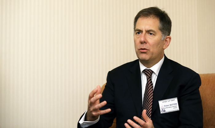  Peter Button is the vice secretary general of the International Union for the Protection of New Varieties of Plants. 
