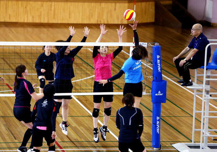 Athletes in the 2015 Sports for All Festival take part in the games.