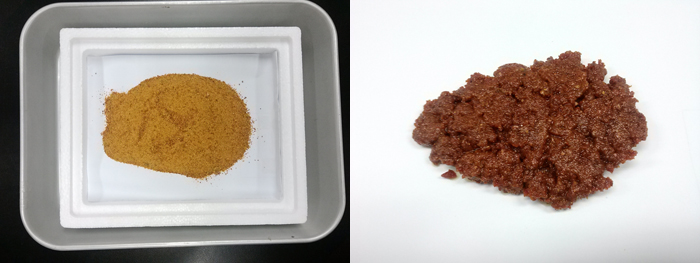 (Left) Dried tomato powder. (Right) Dried tomato powder sulfur. 