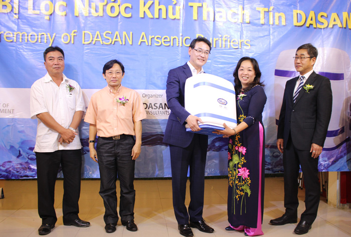 Three hundred home-use water purifiers that can filter out arsenic are delivered to the village of Binh Chau, in Vung Tau Province in southern Vietnam, on January 17. 