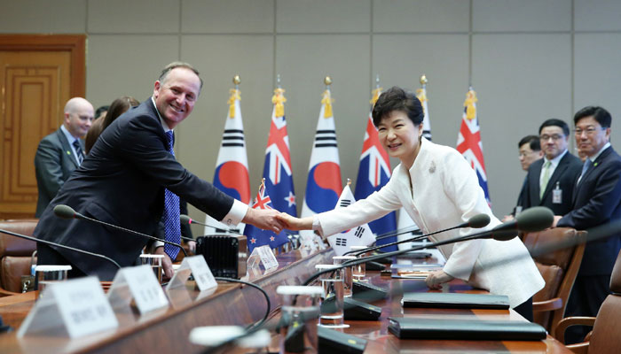 Leaders of Korea and New Zealand attend the summit.