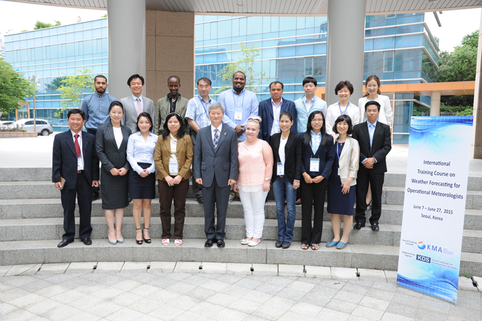Meteorologists from eight Asian and African nations participate in an international training course.