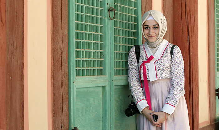 Kübra Rendecioğlu is a Turkish Hanbok designer.
