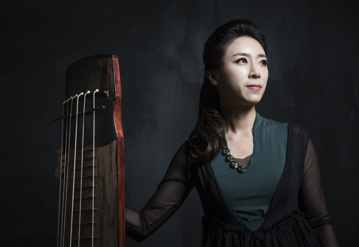 Jazz singer Na Yun-seon (top) and six-stringed zither player Heo Yoon-jeong will be joined by eight other performers at the Yeowoorak Festival on July 1 and 2.
