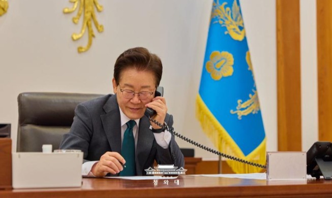 President Lee, Dutch PM agree to boost semiconductor, AI ties