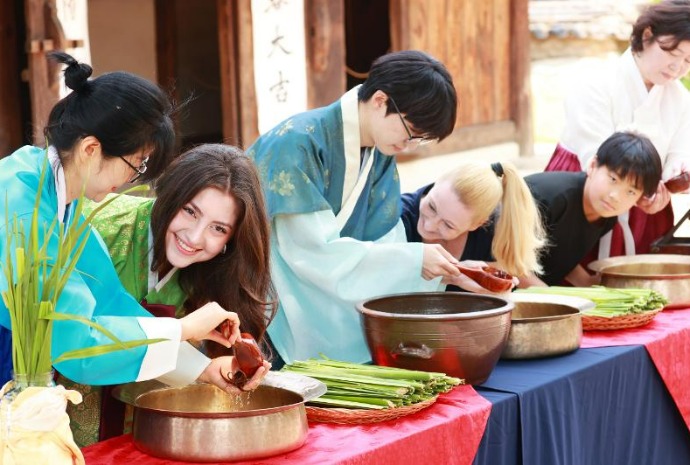 Washing hair with sweet iris water to repel evil spirits