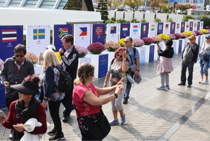 Gratitude blooming in allies' national flowers
