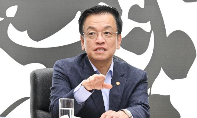 Acting president pledges to boost regional tourism via APEC