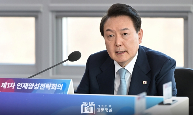 President Yoon urges active support for quake-hit Turkiye