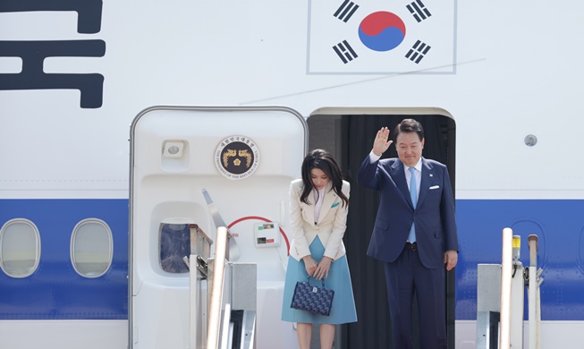 President Yoon leaves for visits to France, Vietnam