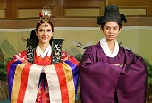Stories from people who fell in love with Korea