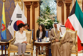 Korea, Kuwait hold summit