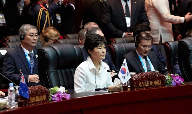 East Asian leaders adopt anti-nuke statement 