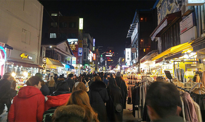 Hongdae: Shopping, music, dancing, busking and more