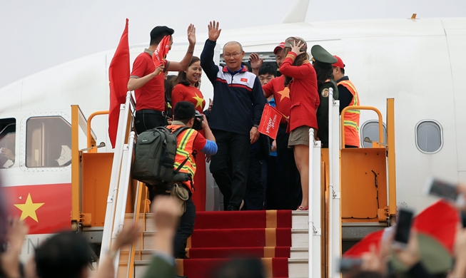 Coach Park Hang-seo becomes Vietnam football hero