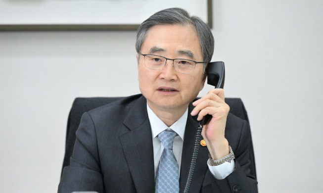 FM asks Iran to guarantee vessel safety in Strait of Hormuz