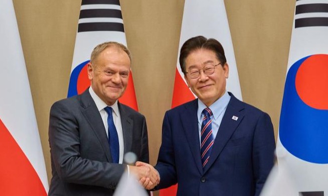 President Lee, Polish PM agree to upgrade strategic partnership