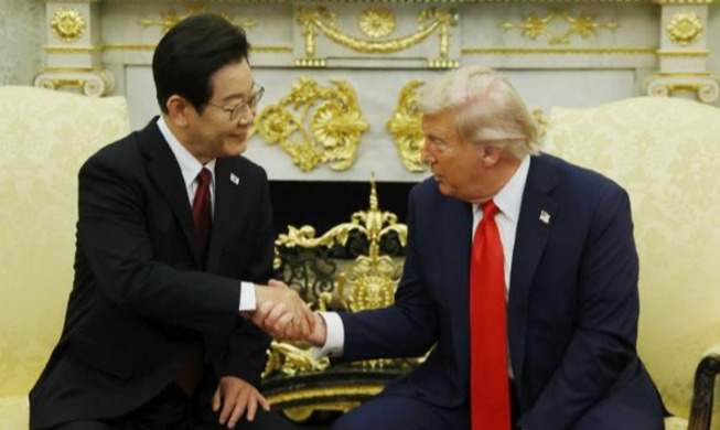Presidents Lee, Trump talk dialogue with NK leader, shipbuilding