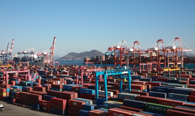Economy surprises with 1% growth in Q3 due to strong chip exports