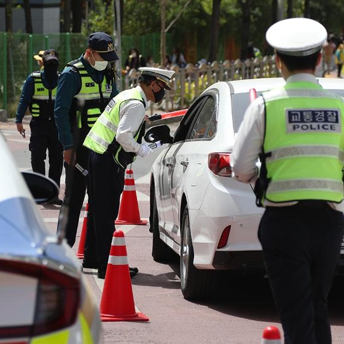 Police crackdown on drunk driving in afternoon