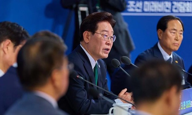 이 대통령 “노동권만큼 기업 경영권도 존중돼야”