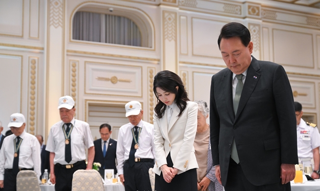 President calls veterans 'heroes who made today's free Korea'