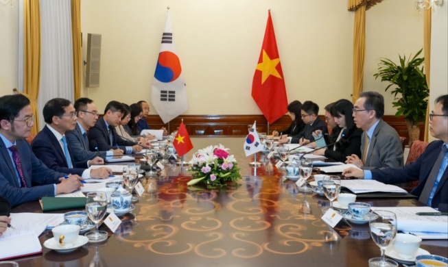 FM, Vietnam agree to work together on reciprocal US tariffs