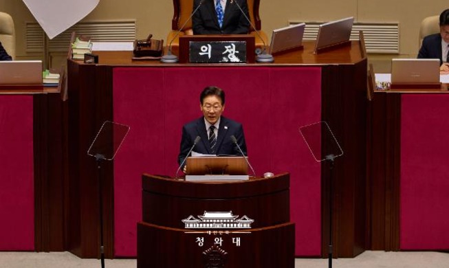 President Lee urges quick approval of supplementary budget bill
