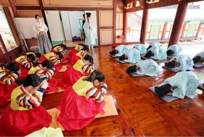 [사진으로 보는 한국] 동래향교 인성·예절 체험교실