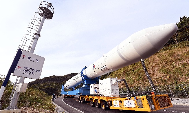 Cheong Wa Dae calls rocket Nuri 'nation's pride' day before launch