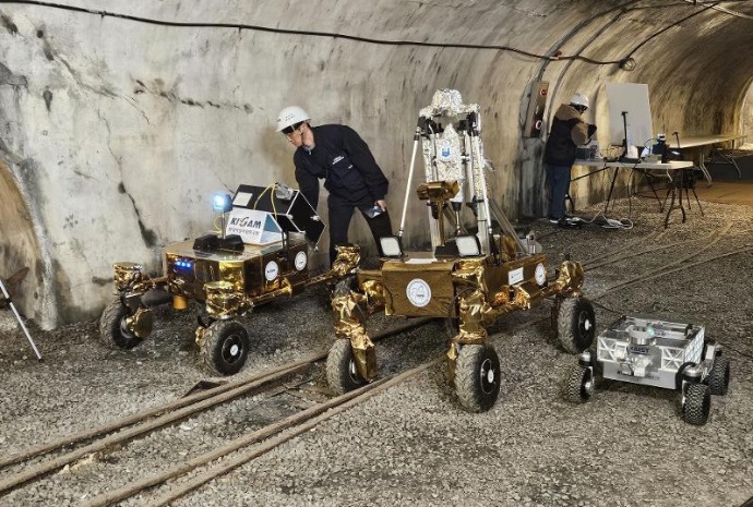Demonstration of lunar rover at abandoned mine