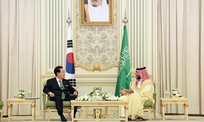 President Yoon, Saudi prince pledge deeper ties in summit