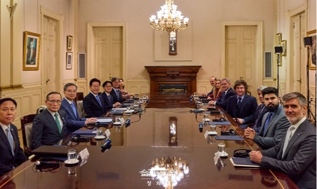 Crude oil imports from Argentina to start in 2027, tax deal signed