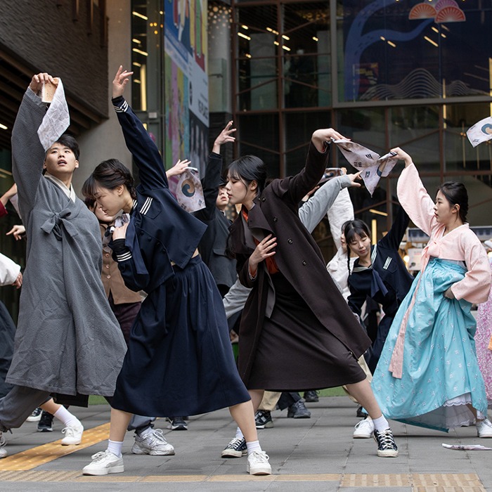 Flashmob reenacts March First Independence Movement