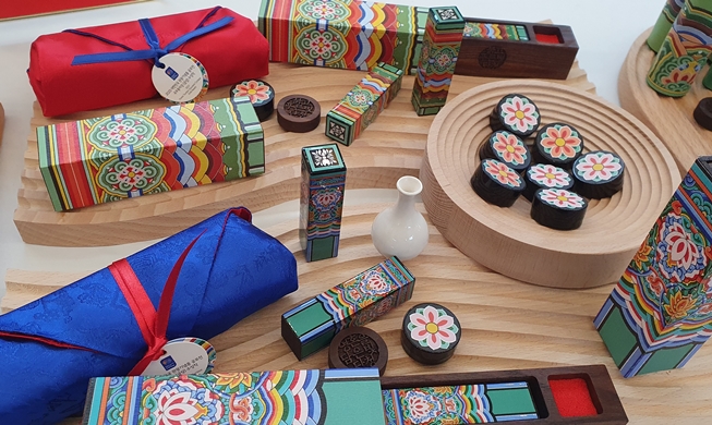 Fair In Seoul Promotes Tourism In Korea Via Unique Souvenirs Korea Fair In Seoul Promotes Tourism In Korea Via Unique Souvenirs Korea