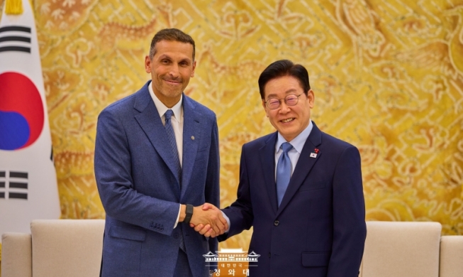 이 대통령, UAE 행정청장 접견···"&acute;100년 동행&acute;, 가시적 성과로"