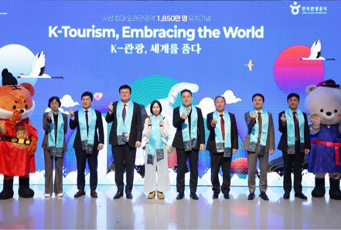 [사진으로 보는 한국] ‘1850만명’의 선택···K 관광, 2000만 시대 초읽기