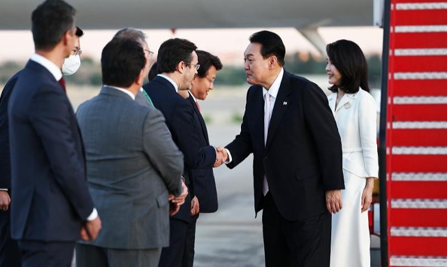 🎧 President Yoon arrives in Madrid, to hold Korea-Australia summ...