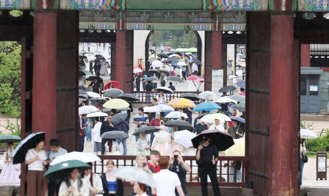 Q2 foreign card use in Korea sets quarterly mark of USD 3.8B