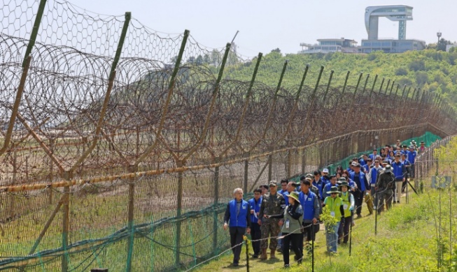 Split county on northern border reflects division, stresses peace